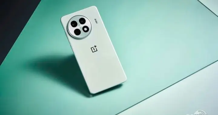 升级超声波指纹！一加 Ace 6预计搭载金属中框+骁龙8 Elite