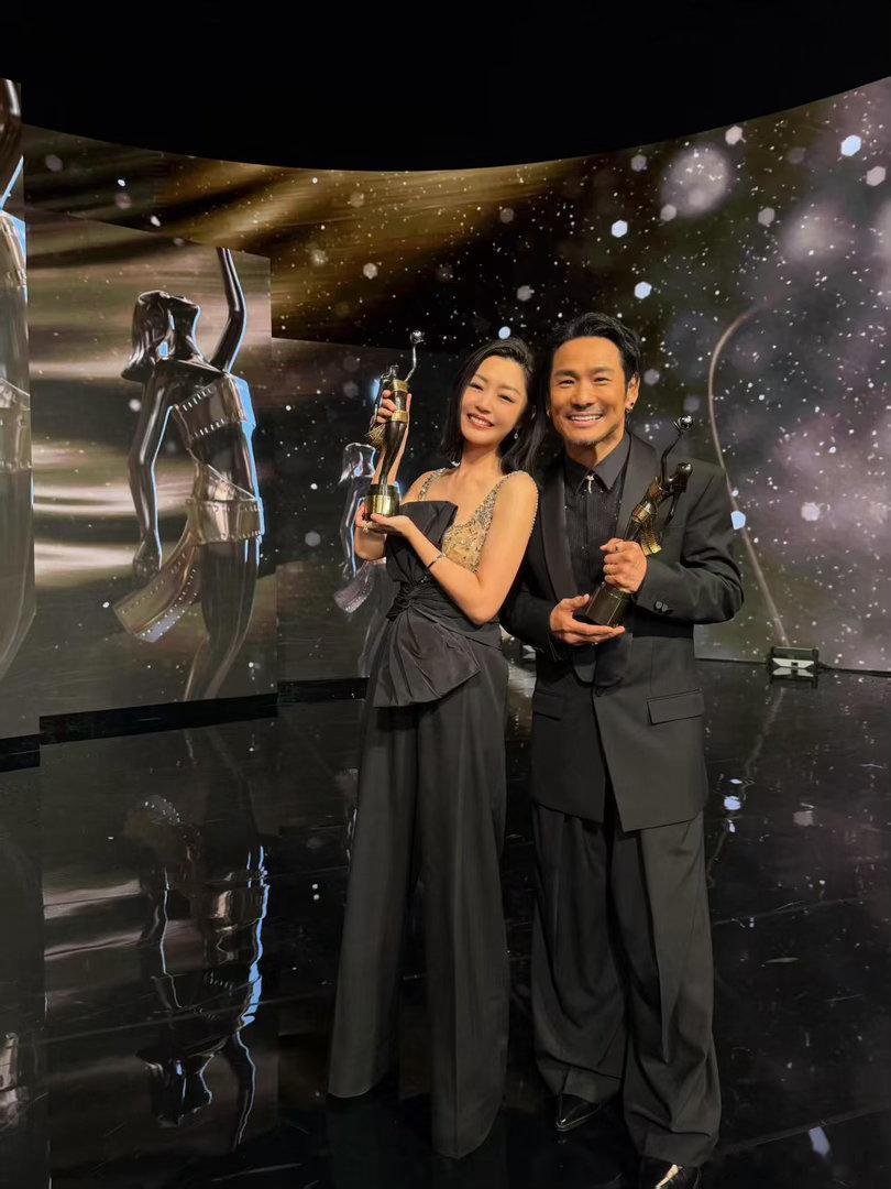 长文看完，觉得杜德伟不是在谢奖，是在谢人生路上拉过他一把的人。杜德伟金像奖感谢吴