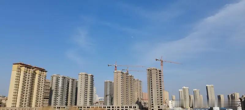 楼市小阳春马上就结束了。
很多看涨房价的人都开始慌了。
大家可以观察一下那些前段