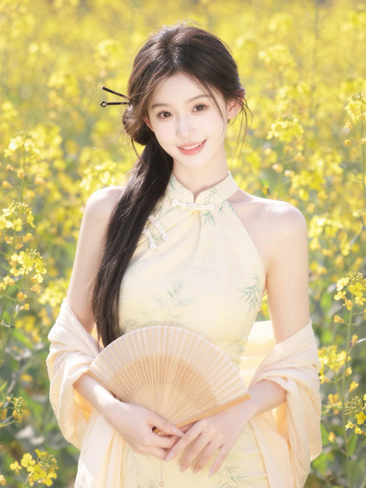 温柔温婉的江南氛围感美人，半扎温婉盘发，搭配简约木质发簪，发丝轻盈灵动，气质干净