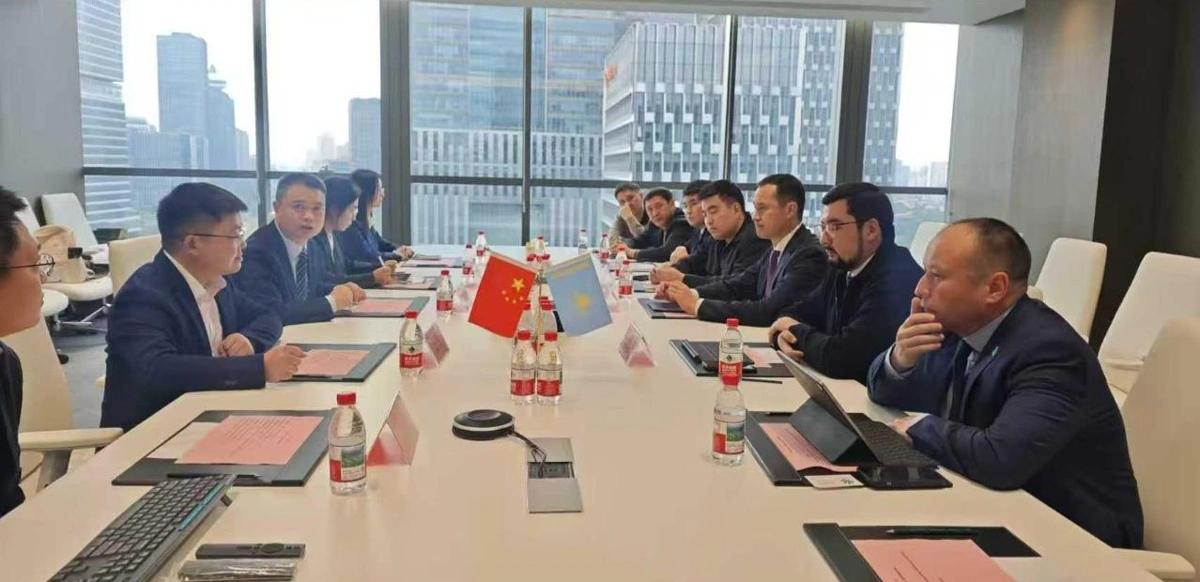 阿克莫拉州与中国东方希望集团洽谈5亿美元粮食深加工项目

哈萨克国际通讯社讯 据