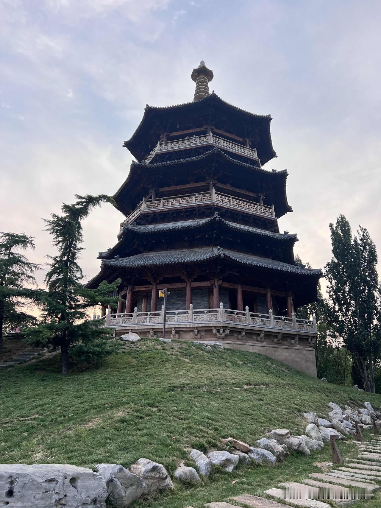 山东济南章丘明水的清照阁上看明水古城，虽然大部分都是新建的，但感觉明水能托起这座
