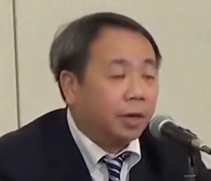 针对一些国家领导人、政客窜访台湾，为台独势力站台，我们应该制订一个政策：以后任何
