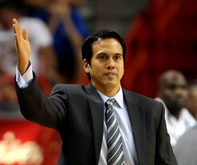 热火现在四保一，给阿德巴约刷呀。 奇才vs热火