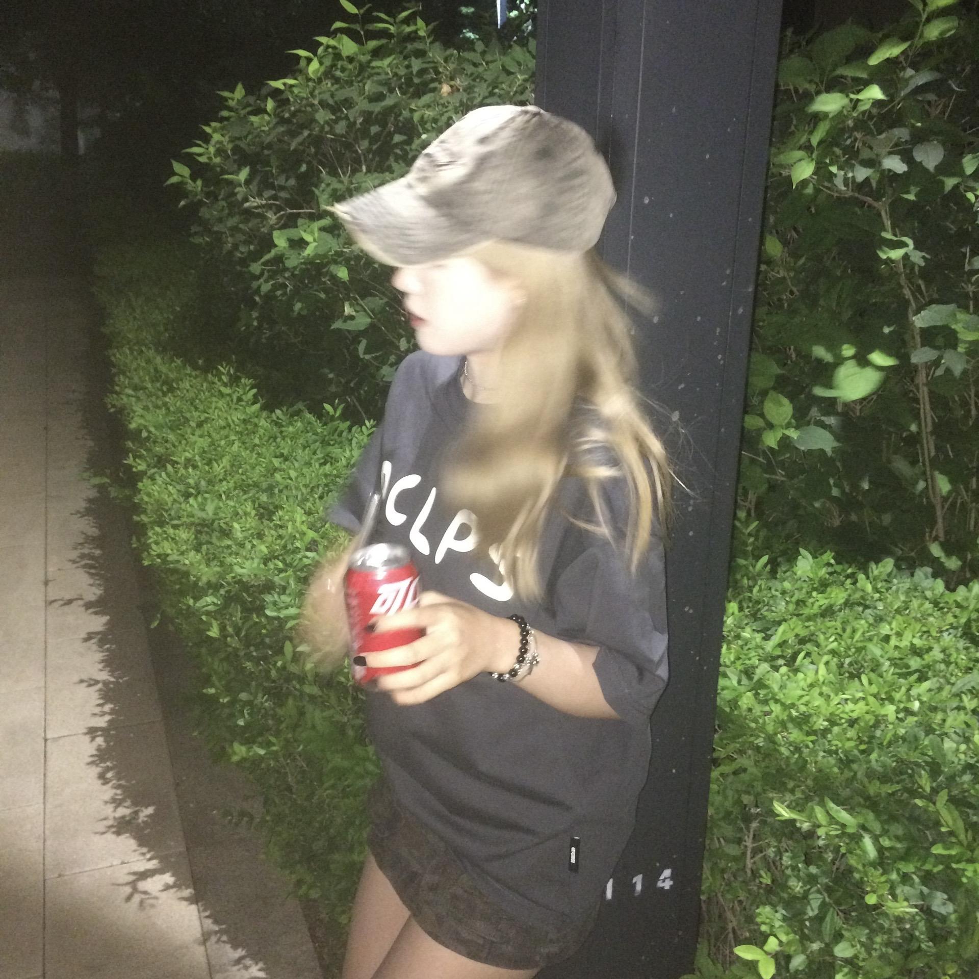 糟糕我没穿白色。