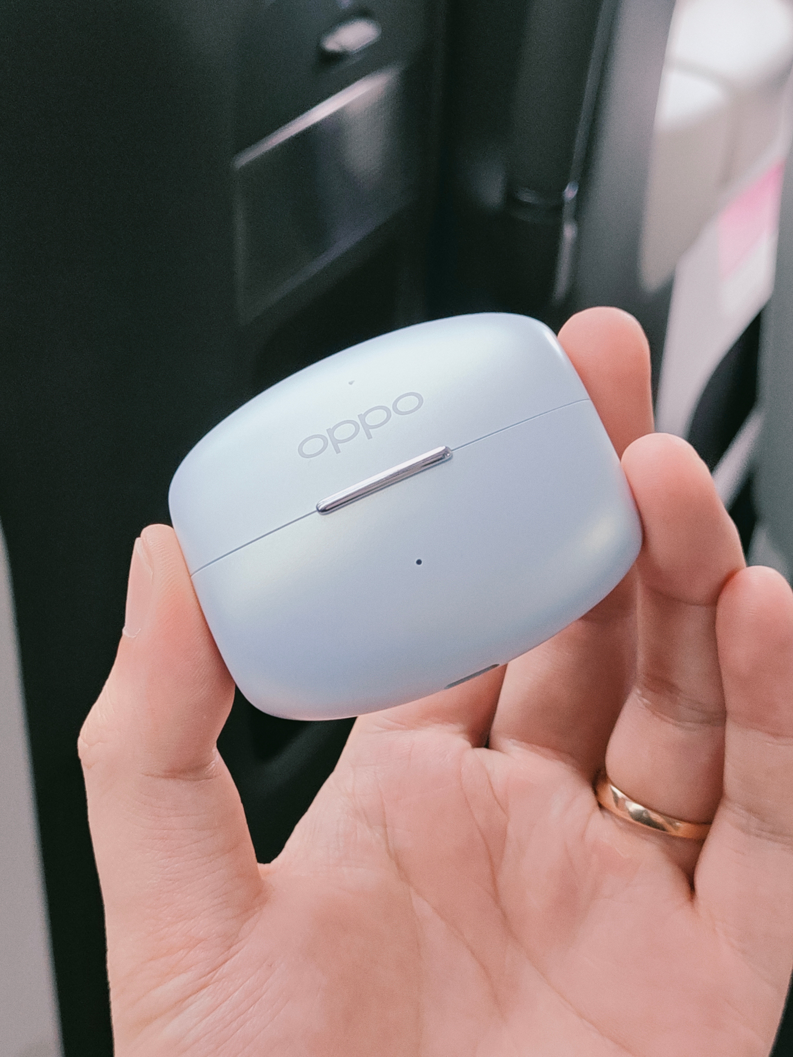 OPPO Enco Flip 的外观解禁啦又是一款我最爱的耳夹耳机实际佩戴效果你