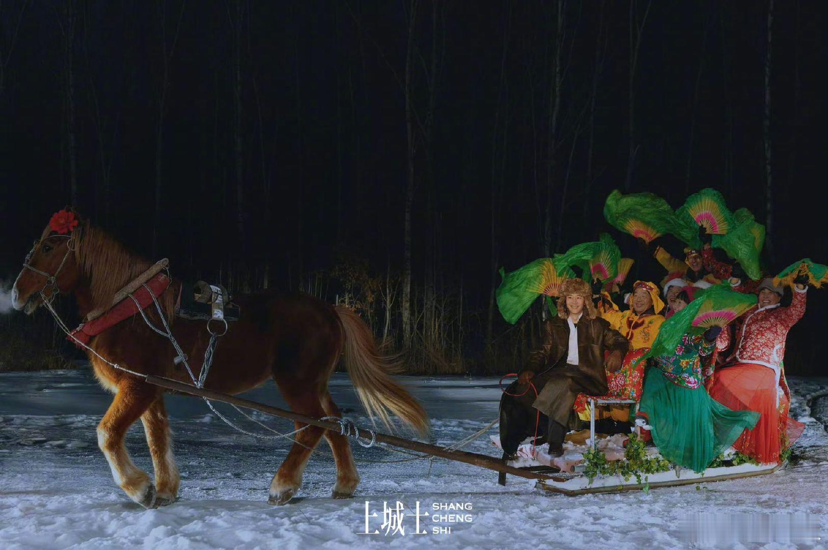 黄轩睫毛上落了雪 上城士这张图是直接从电影里截出来的吧！每一帧都自带故事感，眼神