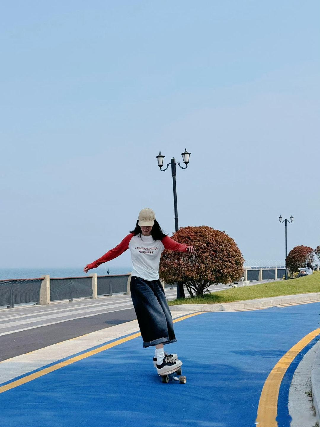 张小斐滑着去拥抱夏天张小斐滑板plog张小斐滑着去拥抱夏天 ​​​