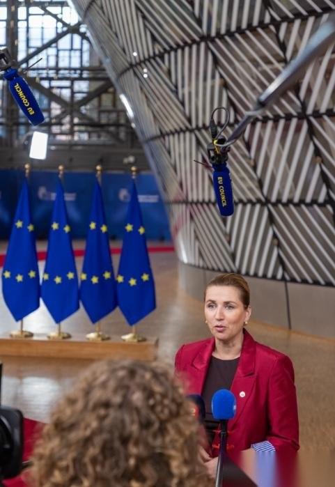 丹麦公开喊话中国
近日，丹麦把旅居台湾省民众的居留证、国籍、出生地全部登记成了中