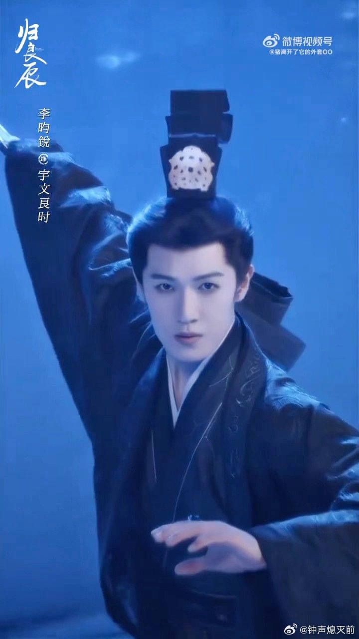 娥感觉这个头套…… 