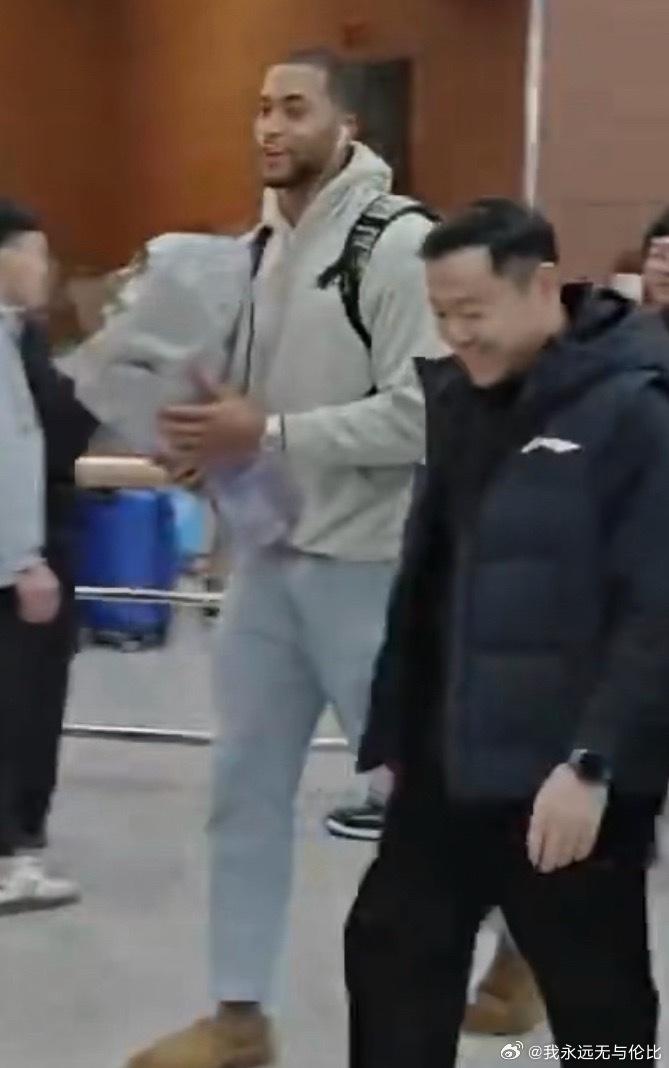 辽宁男篮第八外援抵达沈阳CBA辽宁男篮