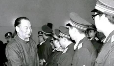 1974年，浙江副省长王芳被关押7年，随时有生命危险，妻子刘馨走投无路，只能写信