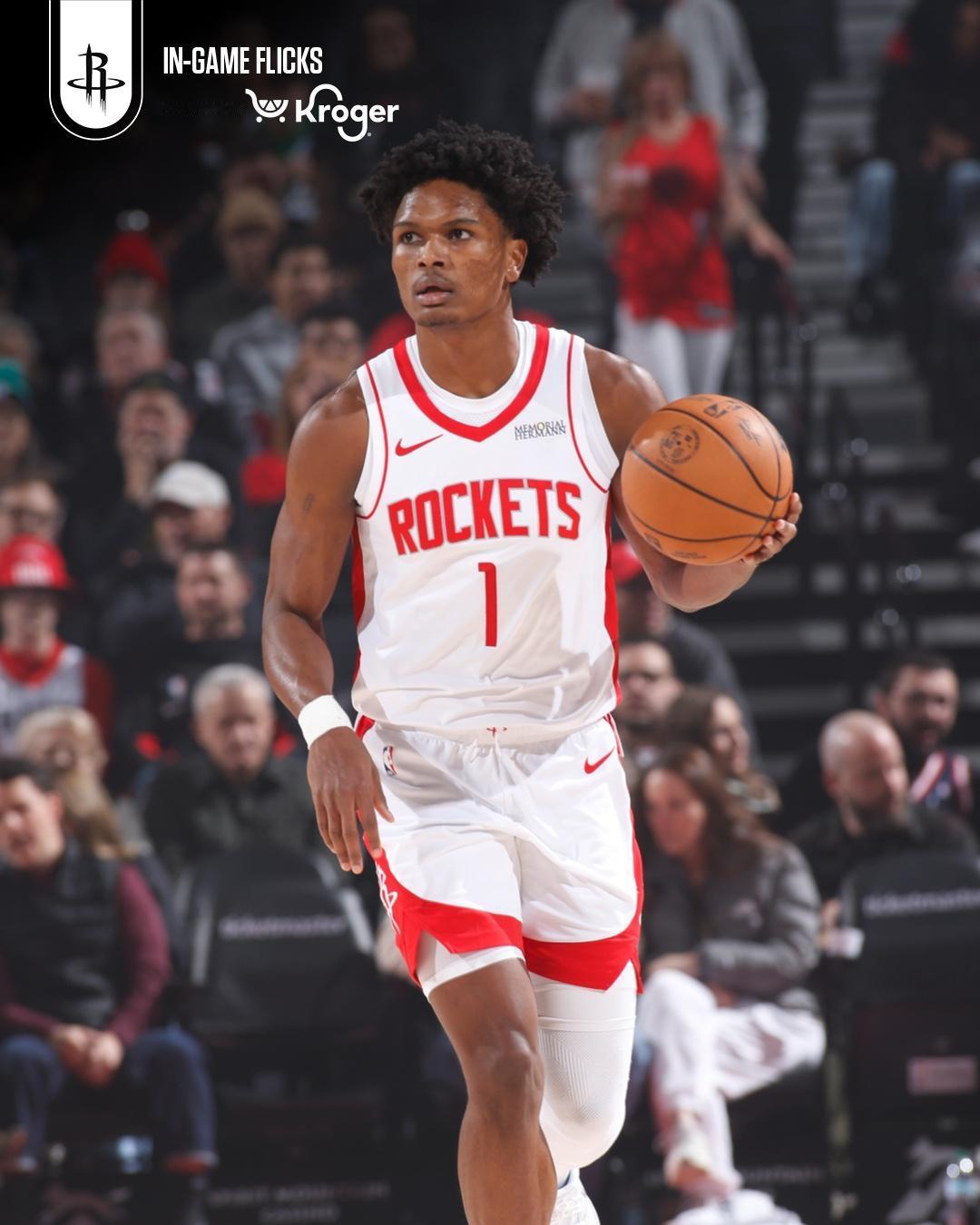 只看数据的话，阿门今天17中9，24分9篮板3助攻2抢断的表现没问题，甚至可以说