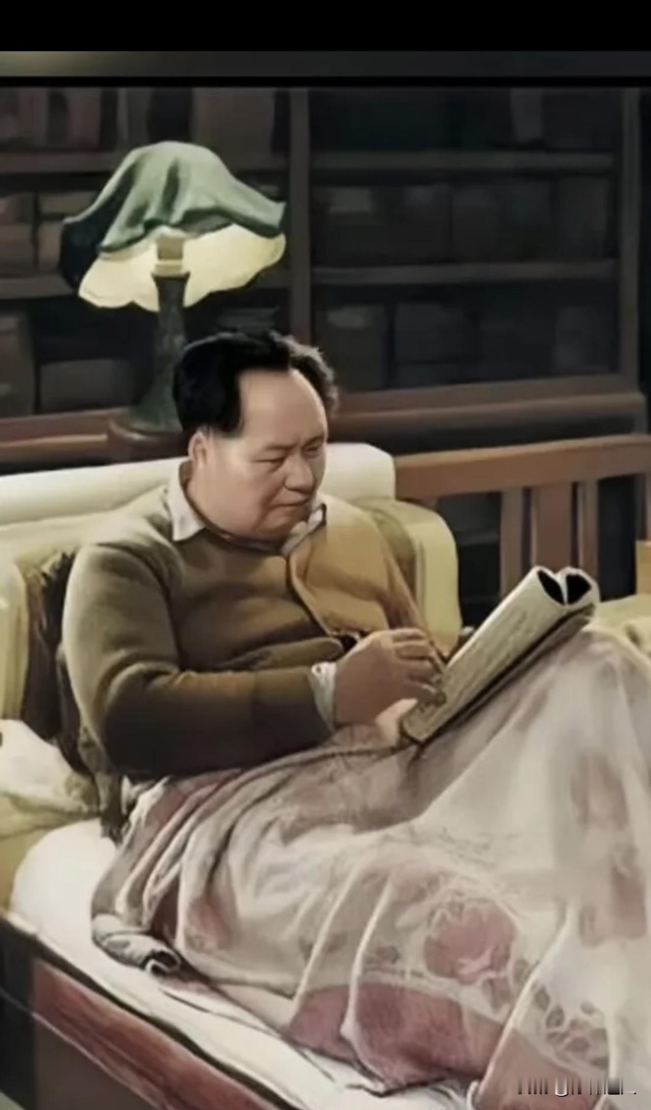 活着，不忘毛主席，骨头就锋利，灵魂就有底气。

你看，大多数国人比他吃的好，穿的