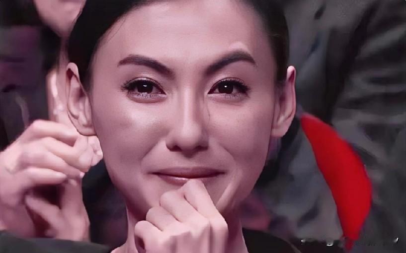 张柏芝千万官司缠身7岁三胎儿子被网暴，成年人的烂账为啥要孩子买单？
2026年1