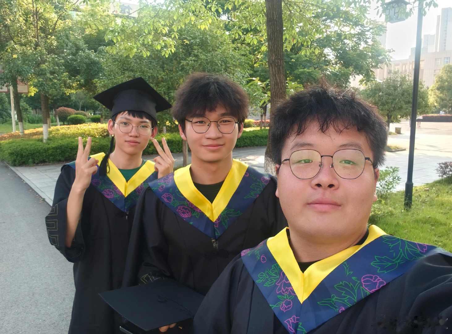【用毕业照定格江西学子青春】青春永不散场，我们永远不说再见 
