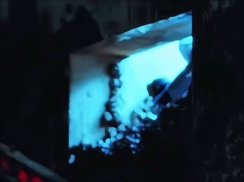 你知道看这条腿一点一点伸开越来越长的震撼吗罗云熙真不愧是行走的bjd，这比例真牛