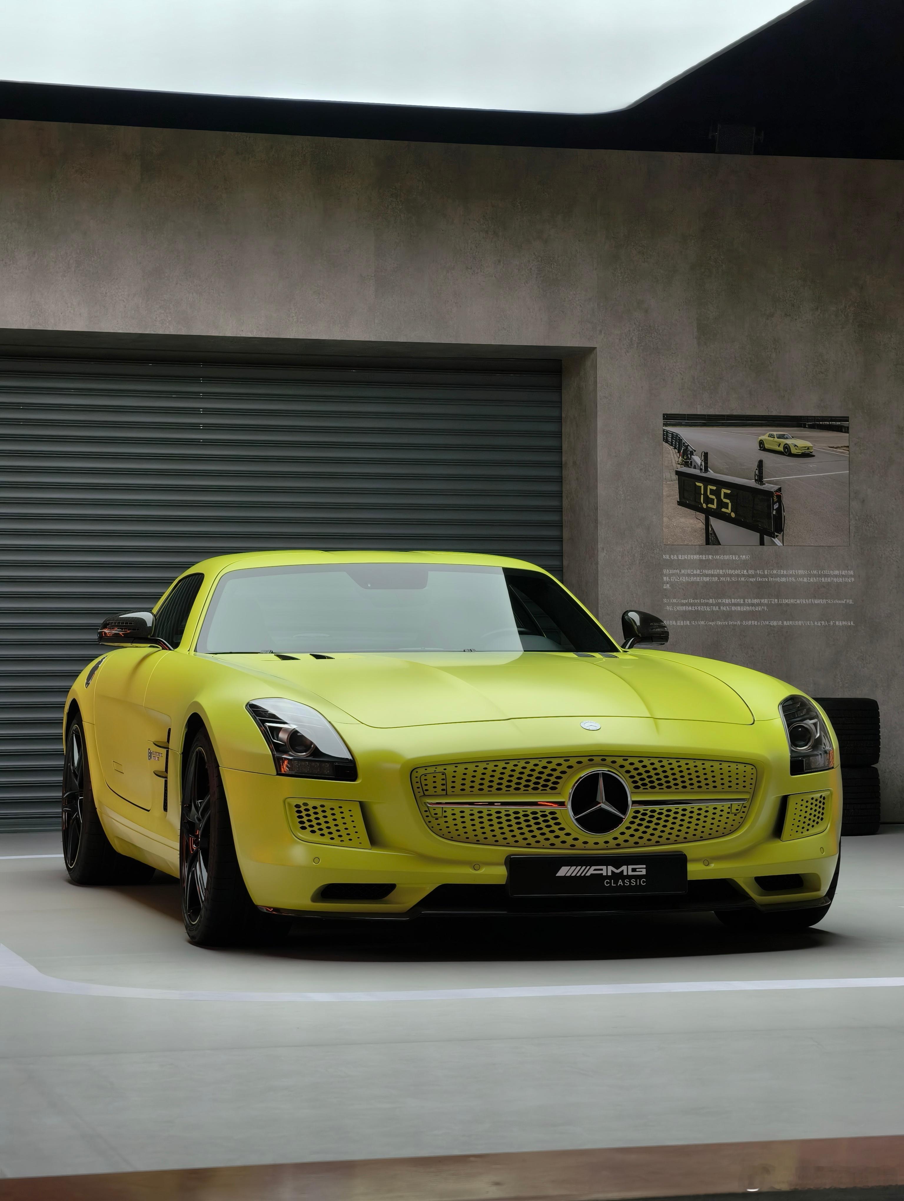 太孤傲了，AMG 首款纯电动跑车 SLS Electric Drive。2013