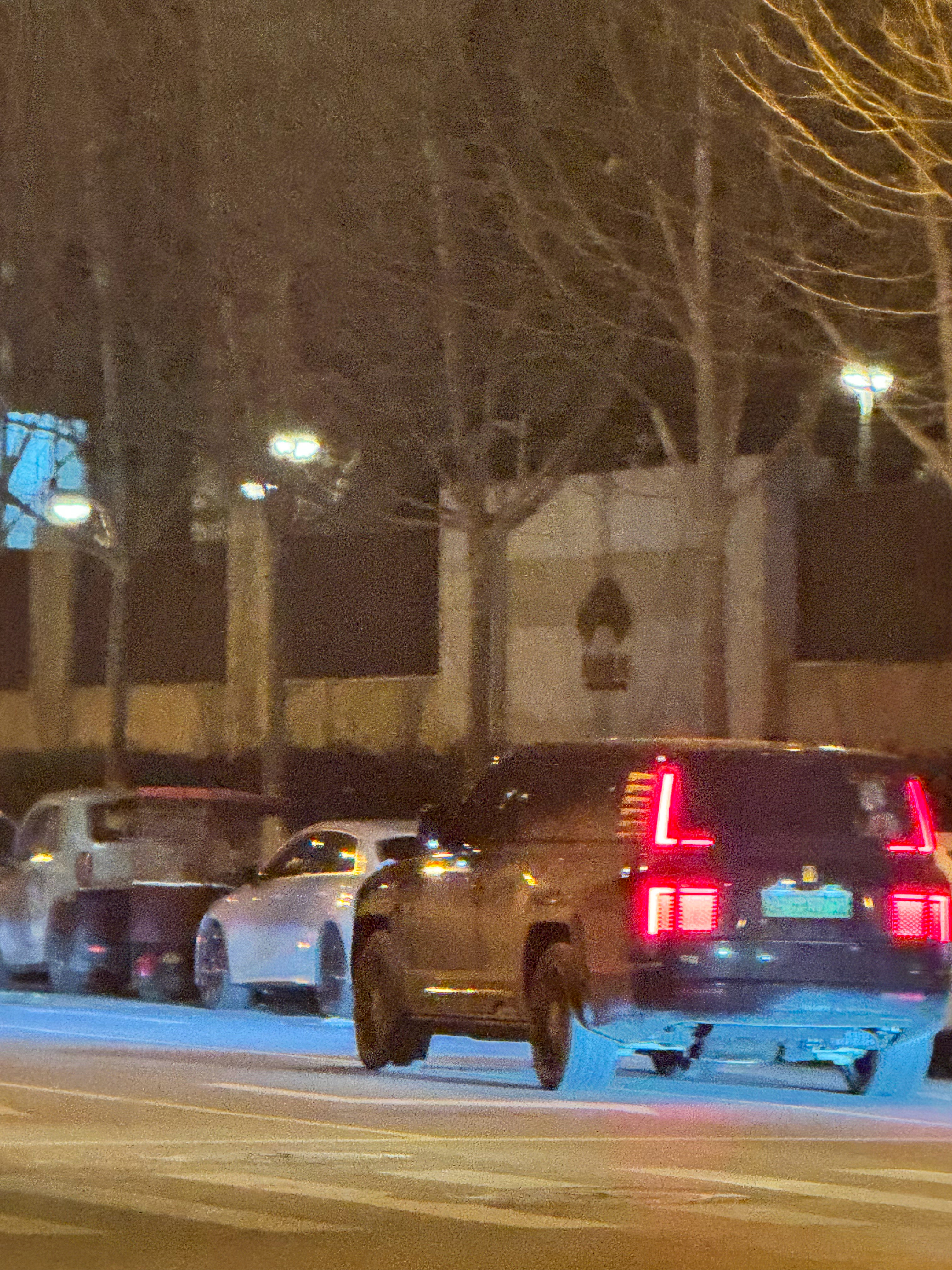 小区附近真的是每每都能看到各种各样的新的新能源车无论什么车？ 