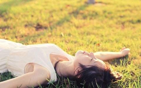 自己少生病的秘诀

1、每天2升水：肾病降80%
2、爱吃橘子：骨质疏松降92%