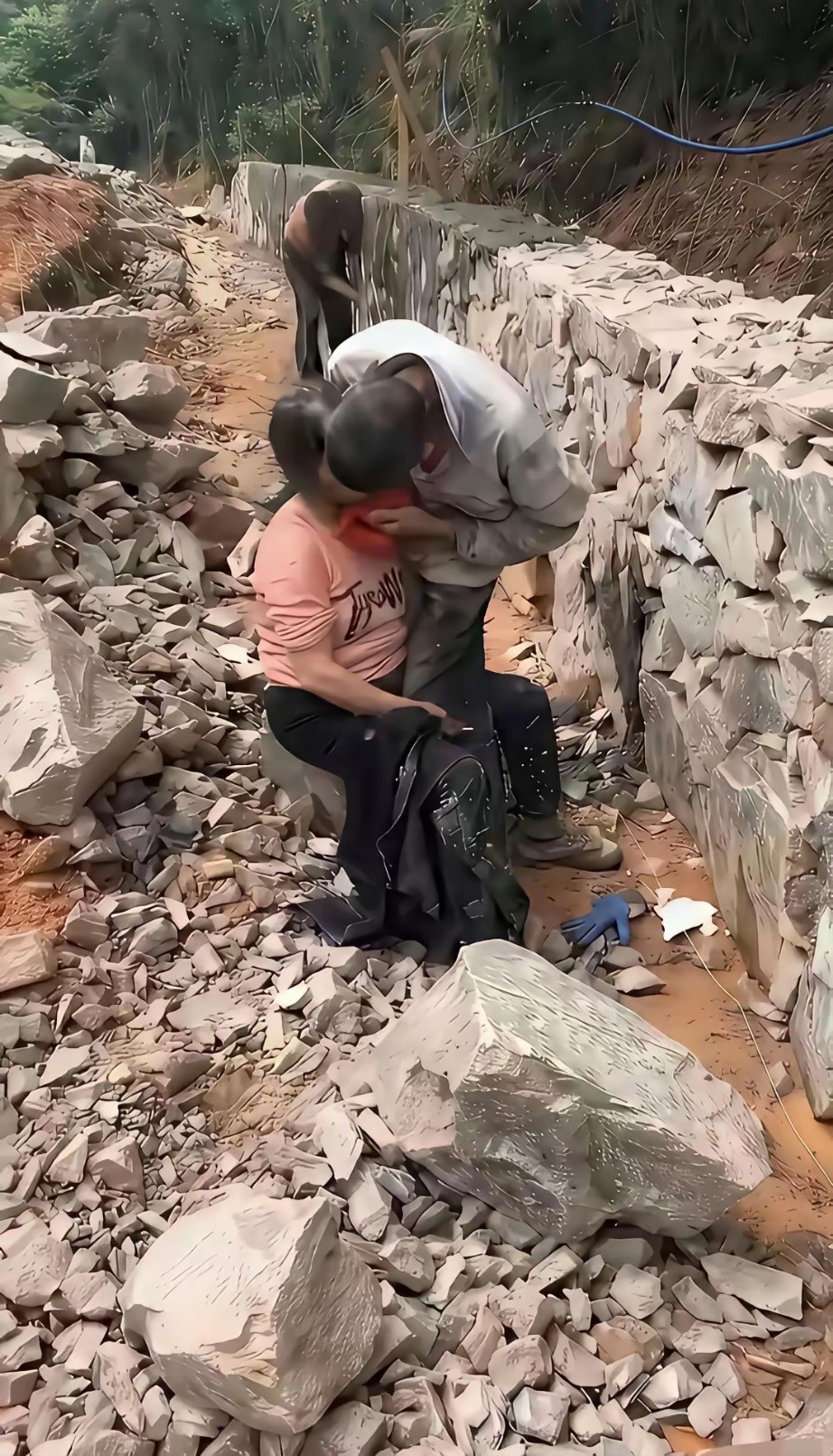 看到这一幕确实心里不是滋味