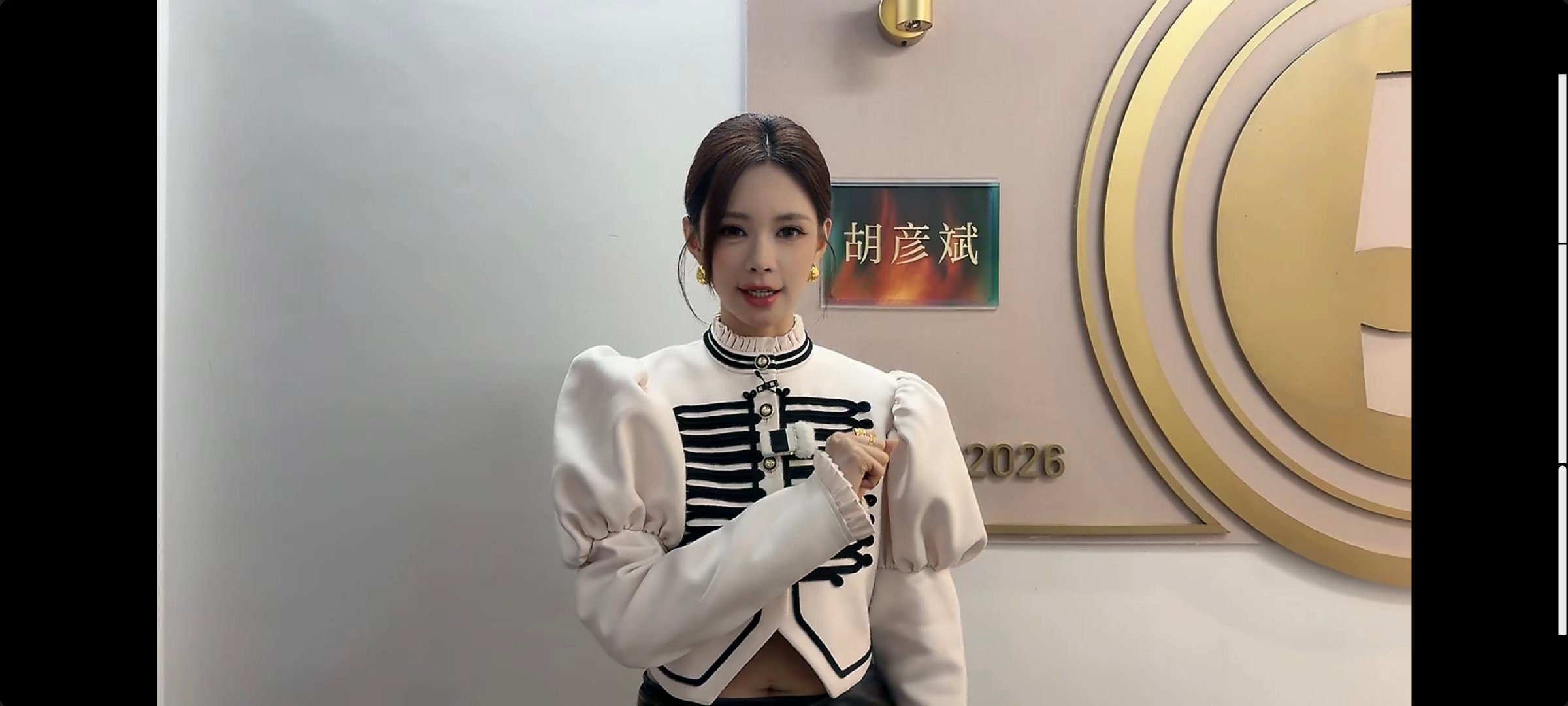 歌手全员立Flag赛前突击众多实力歌手迎来月度决赛的终极比拼，赛前还有惊喜突袭环