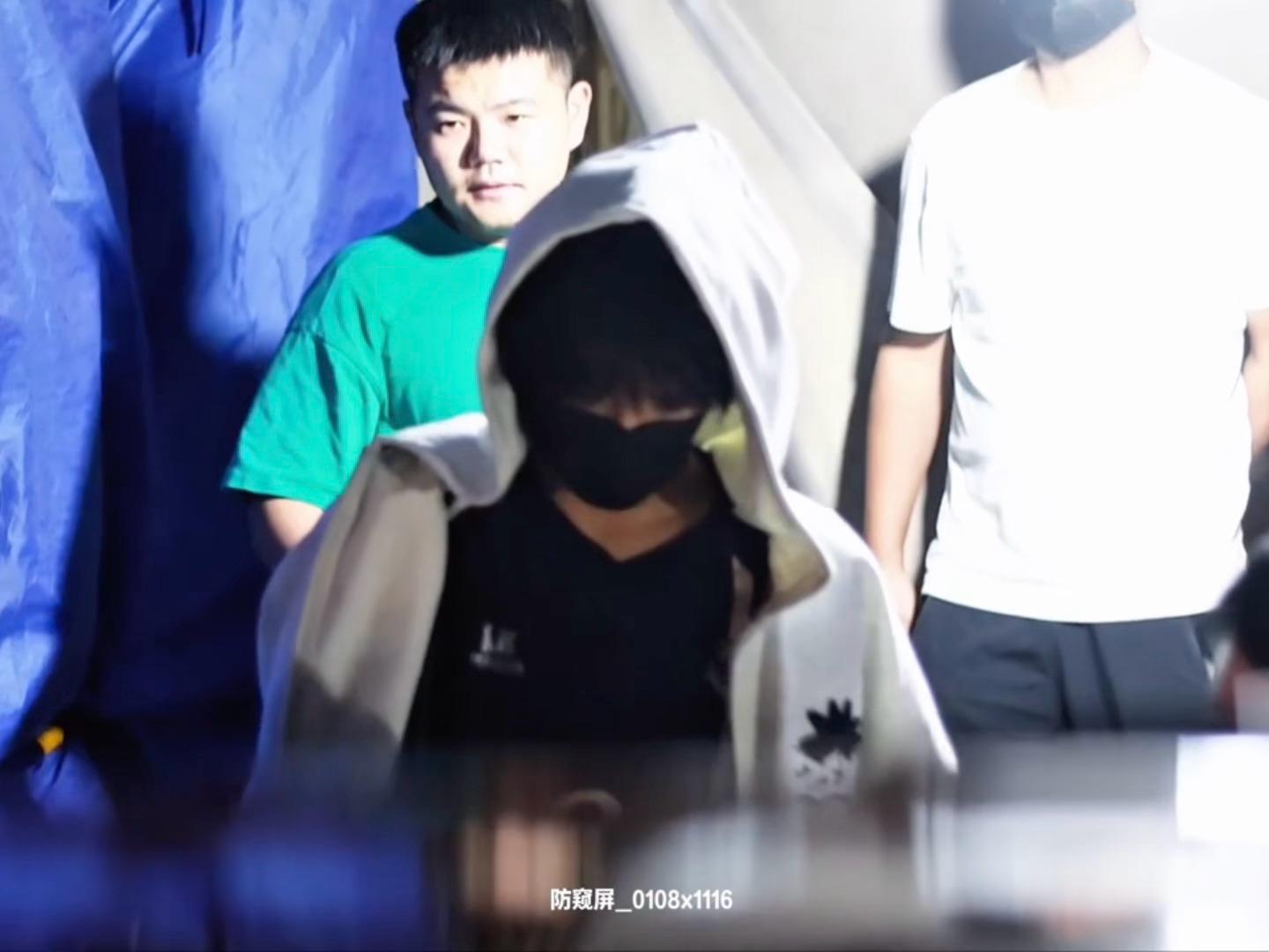 好消息：王橹杰头发没被剪。。期待王橹杰《我的少年时代2》精彩演绎～ 王橹杰头发｜