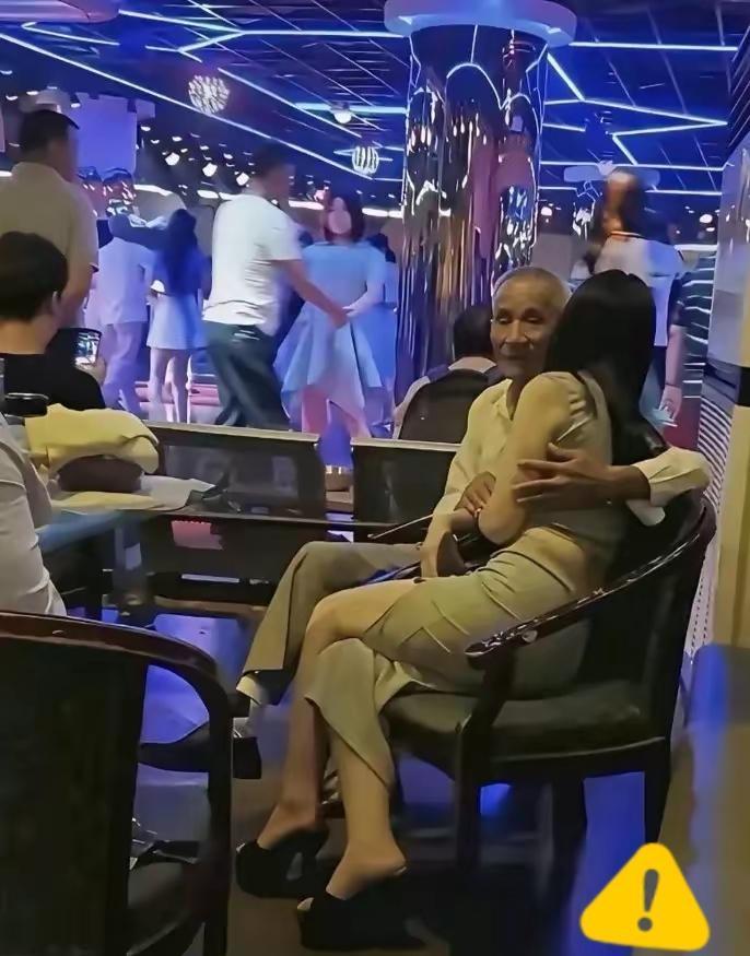 这话可太现实了！嘴上说着...