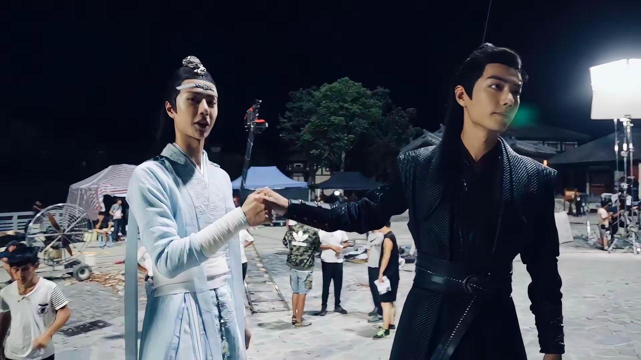《陈情令》又名---自己补充吧 最近又来白海豚了🐬，还挺期待这连续下雨天，毕竟