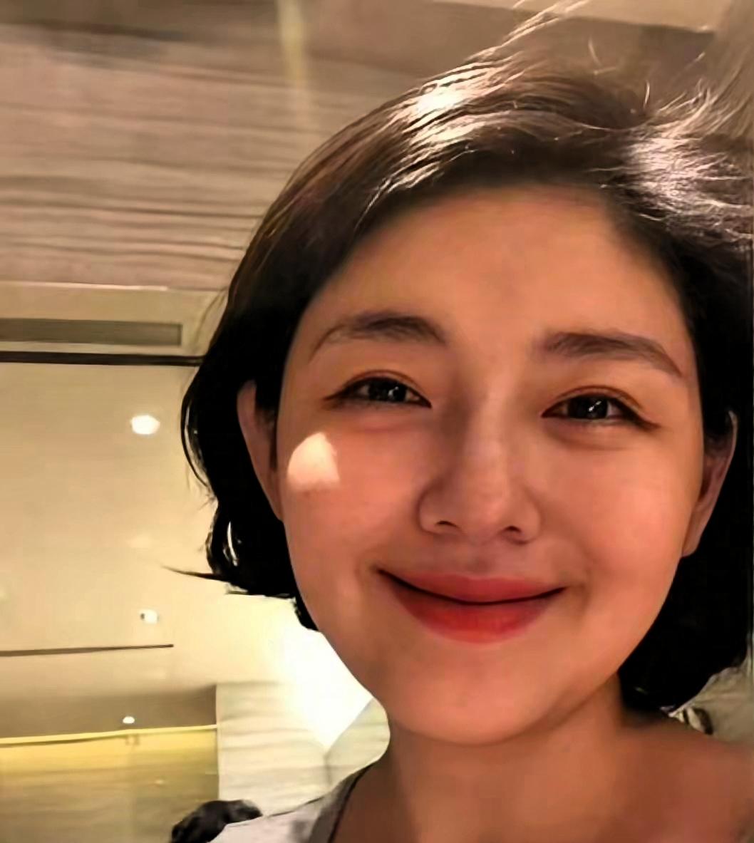 读完阿雅写下的近三千字长文，不少网友红了眼眶。没有刻意煽情的词句，只用细腻笔触，