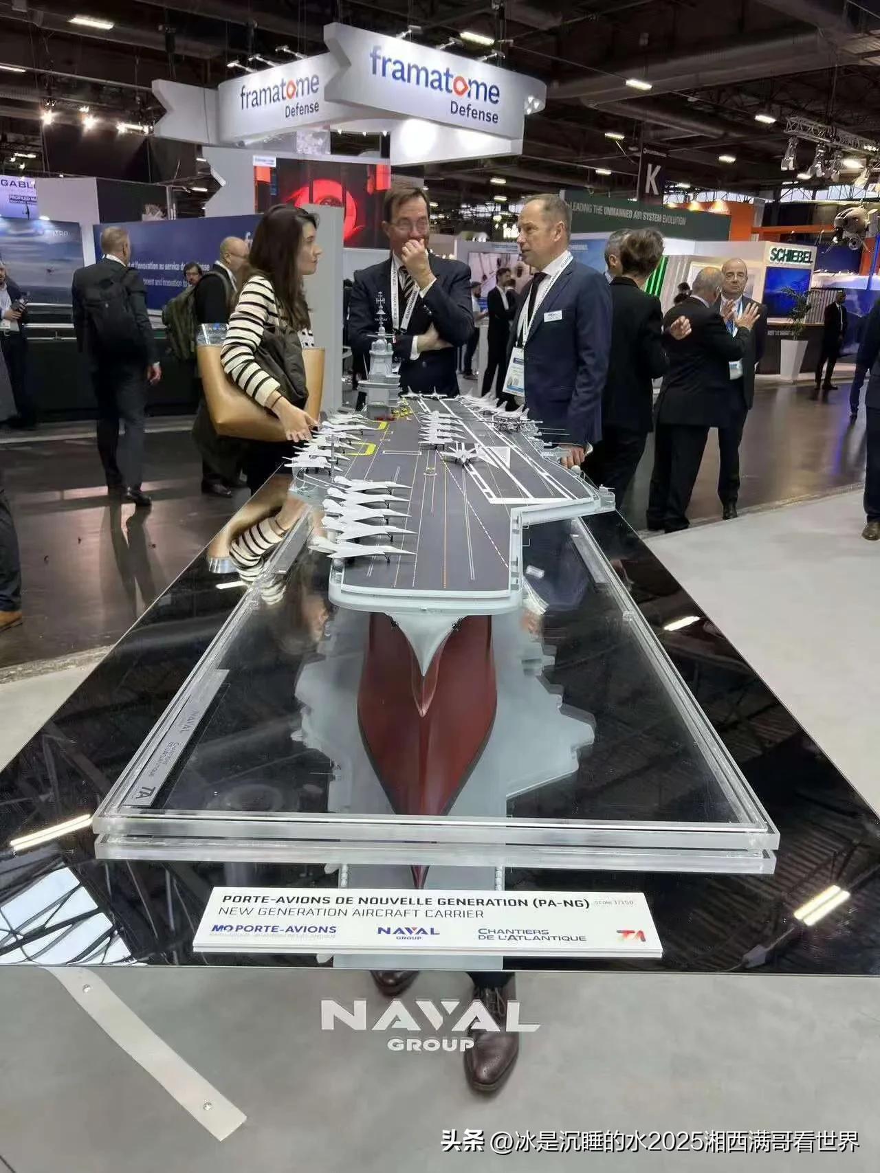 分享一条外网新闻：法国总统马克龙21日说，法国将建造一艘新的航空母舰，以替代现役