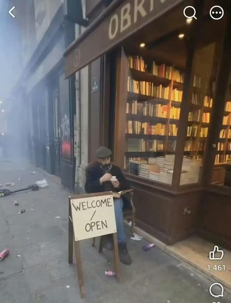 法国骚乱中唯一没被洗劫的商店

即使店主叫他们进来，他们也不进来 ​​​