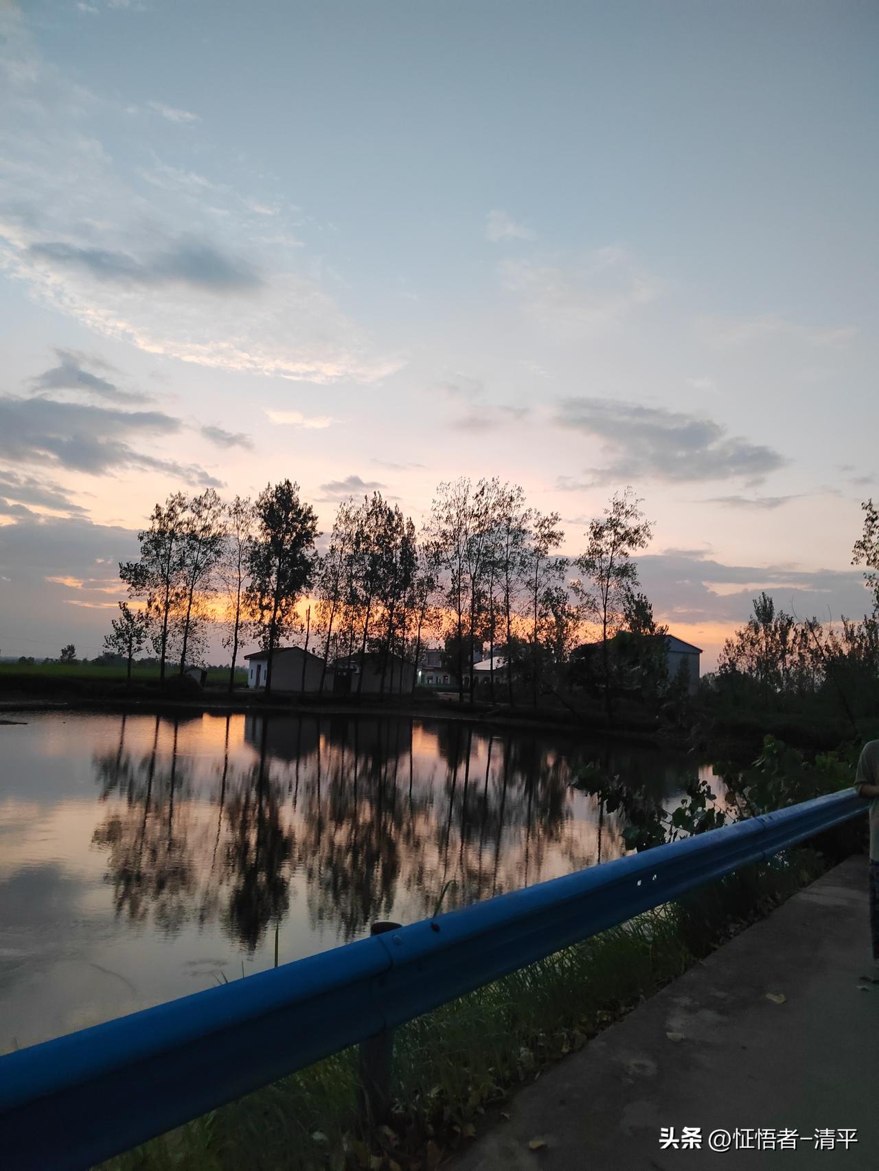 自古多情空余恨，徒伤悲，
​
​多情，是人最大的病毒、颠倒、错乱、妄想、脑雾、偏
