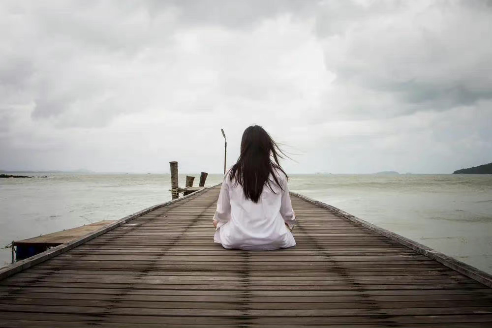 拒绝别人这件事只有零次和无数次。当你真心诚意的告诉别人“不好意思，不可以”，迈开