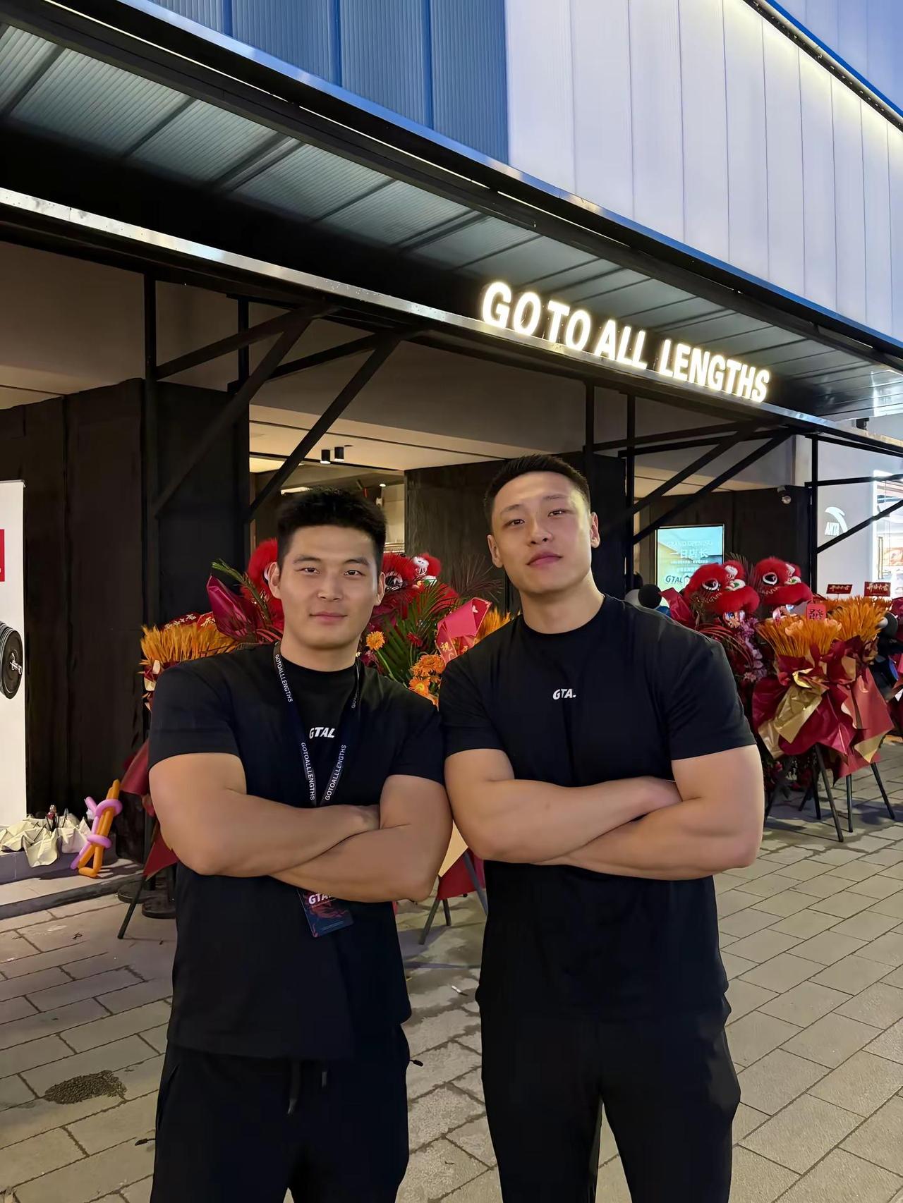 你知道的，我这期可是GTAL全明星阵容！ 还有很多全明星这次没合照到～，后面一定