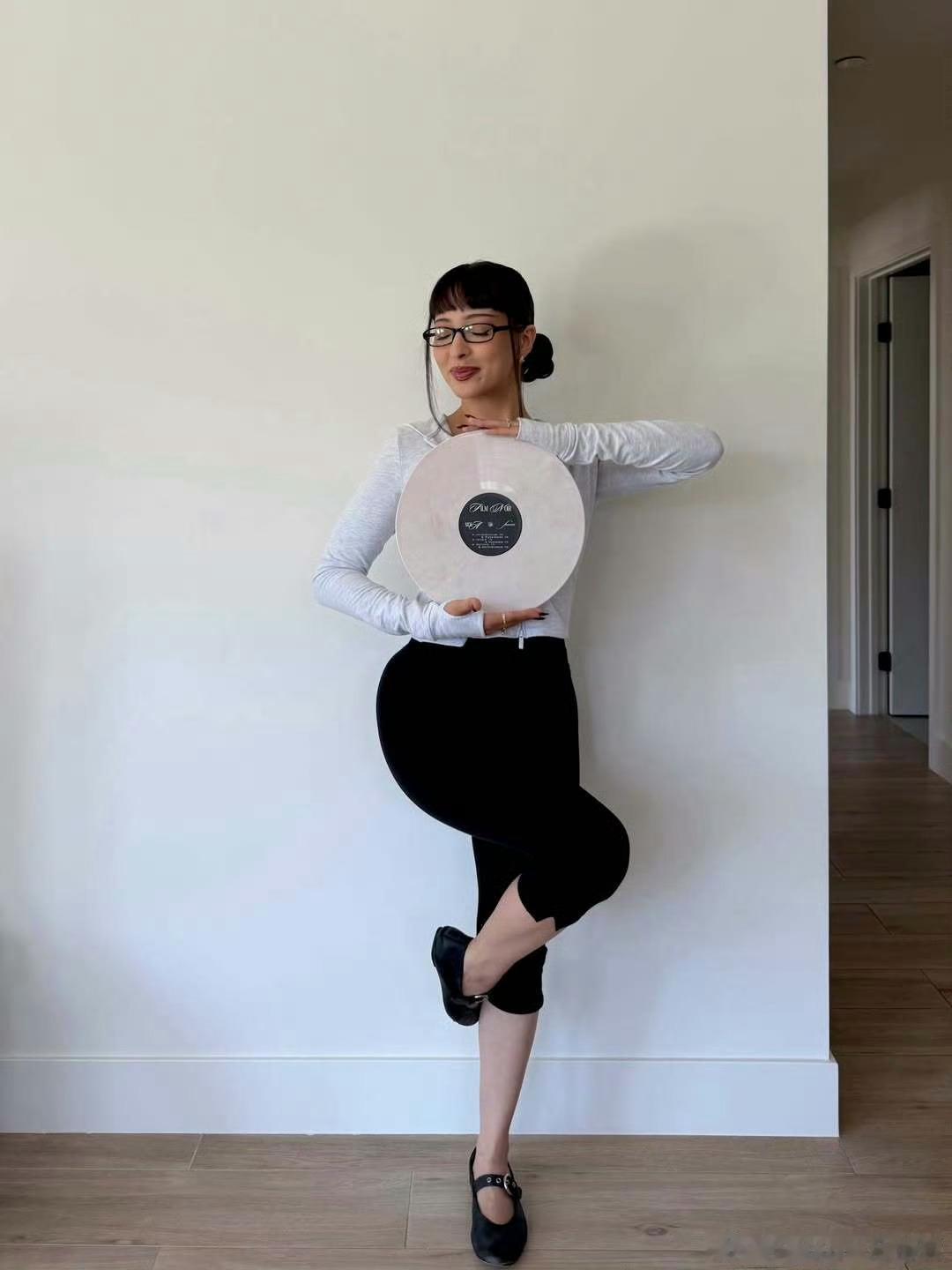 凡希亚不为谁而作的歌凡希亚unethical从包容众生的共情吟唱，到直面伤害的呐