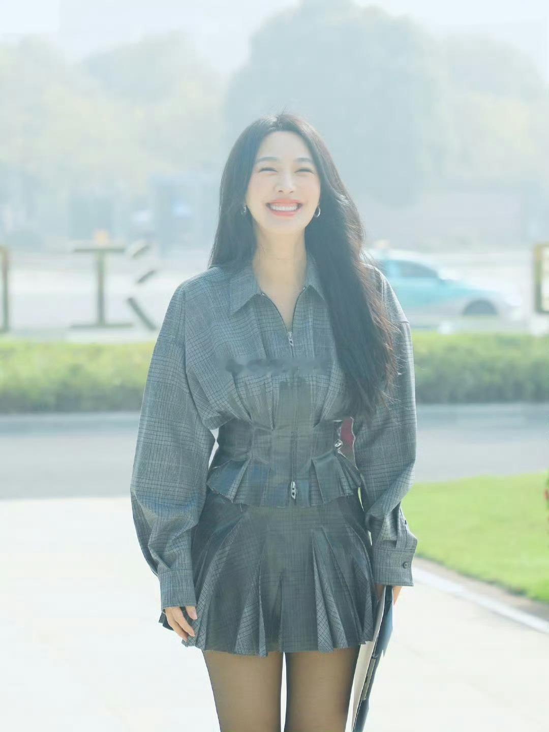 李菲儿别给女性身材设界限  李菲儿打破身材标签 拒绝身材焦虑，从现在做起 