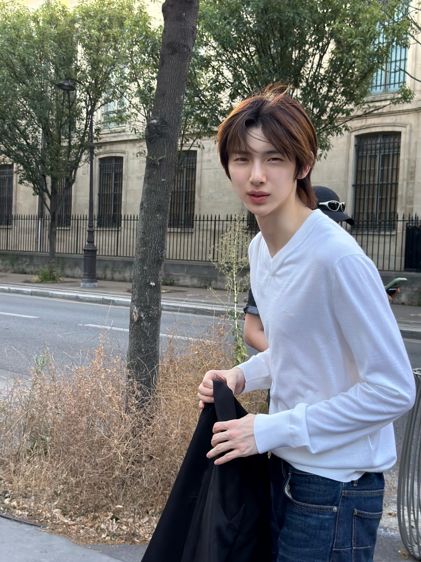安乾镐、金主训、严成玹出镜全新随拍，Dior 2026早秋系列上身，少年感和利落