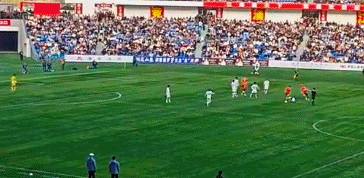 海港U21和南通队热身引发球员群殴这个事情，让人看的热血沸腾！年轻人，场上的精力