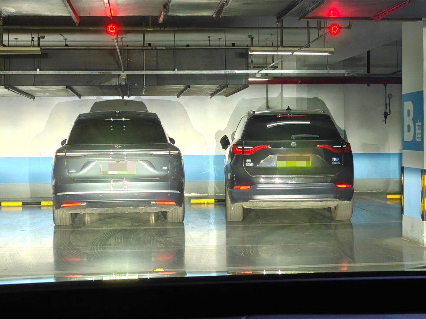 蔚来ES8，你喜欢哪代的设计