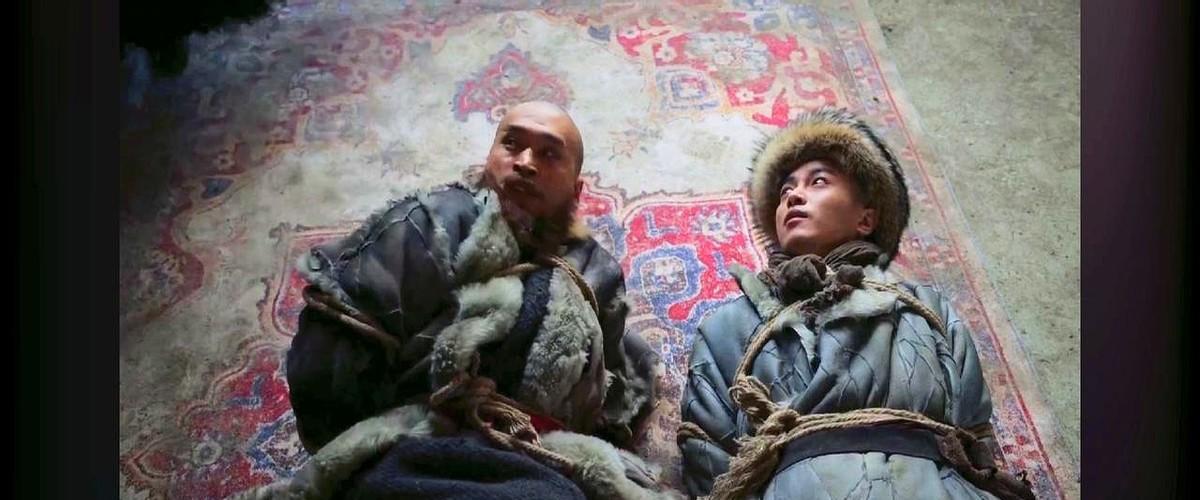 昨天刷抖音，突然被俩大老爷们“汪汪汪”“咚咚咚”给整笑了——
不是小品，是《大生