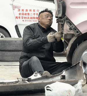 人家都是演的，这大兄弟咋看都是真的![捂脸]