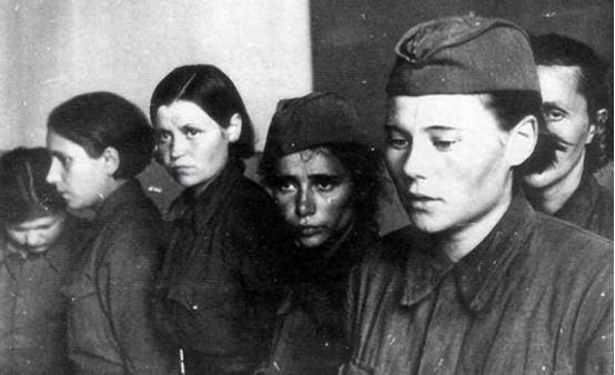 女多男少会乱到什么程度？1945年的苏联给出了现实答案。苏德战争吞噬2600多万
