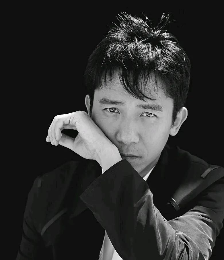 尔冬升说：香港演员没有包袱，随便怎么去处理他们都可以，举个例子，梁朝伟拍《东成西
