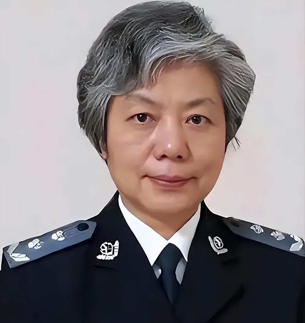 “不能判刑，那就高额罚款！”中国人民公安大学李玫瑾教授建议，凡是扶了老人被要求天