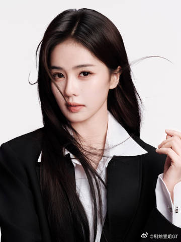 白鹿七月行程进组白鹿新剧要来了白鹿的七月充实又精彩，一边进组拍戏，一边解锁各类公