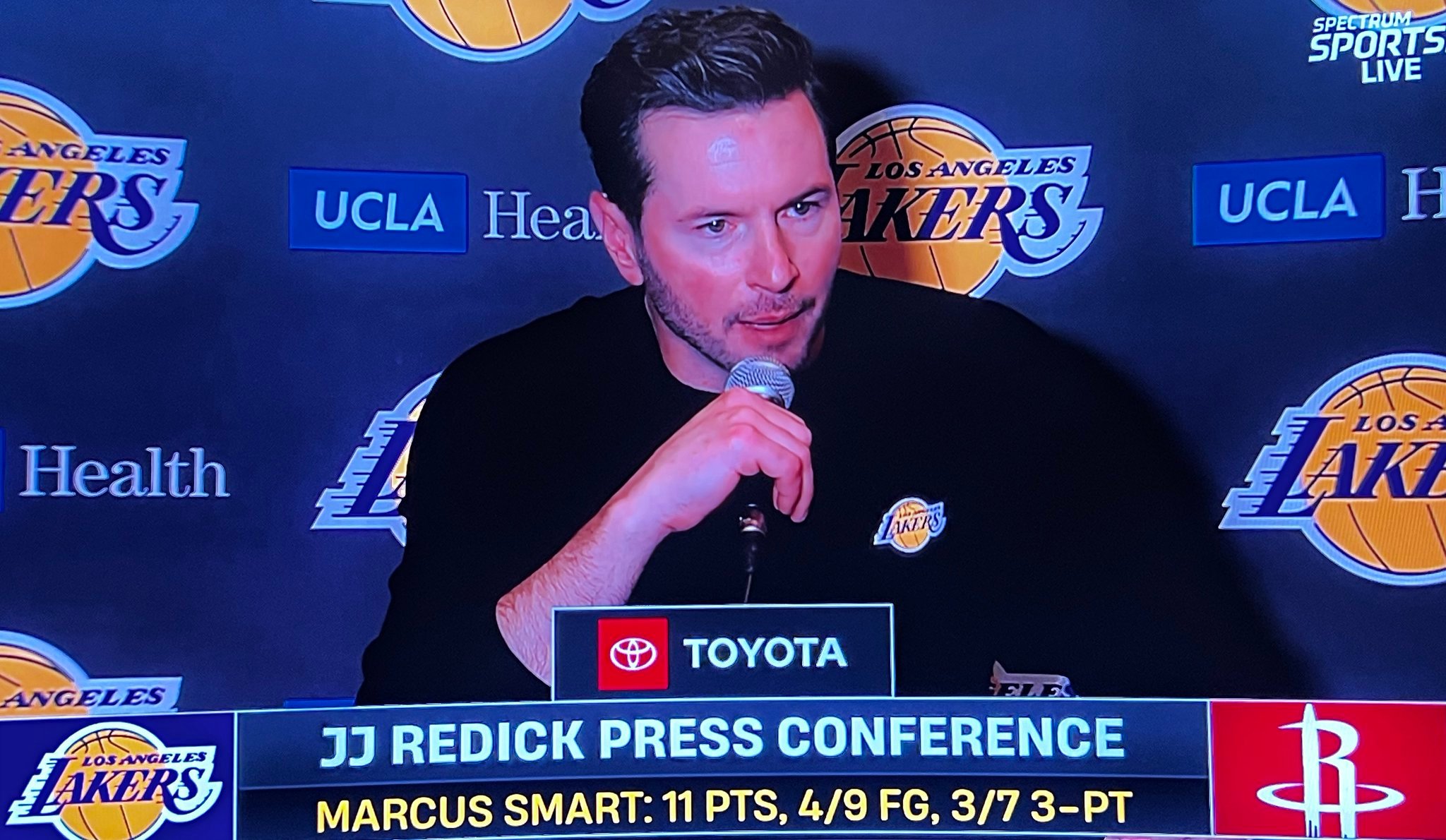 雷迪克谈艾顿最后上场拯救比赛：“我当时非常坚持要他上场——结果他真的帮助我们赢了