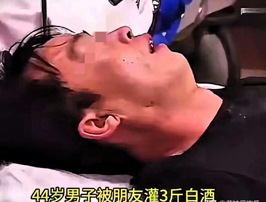 这同学聚会，有时候真就是个无底洞！

41岁正当壮年的汉子，硬是被那帮所谓的“老