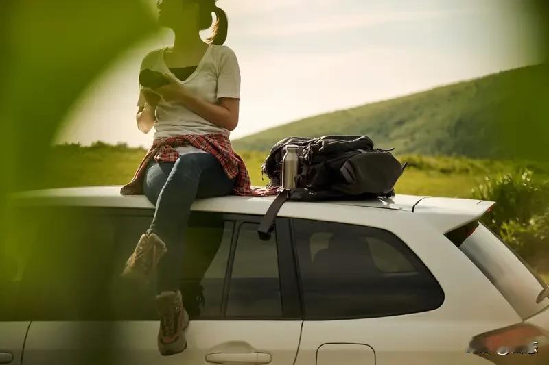 人生重要的东西真的是千人千面。我觉得有三点挺关键。
首先得有体验的勇气和接纳的底