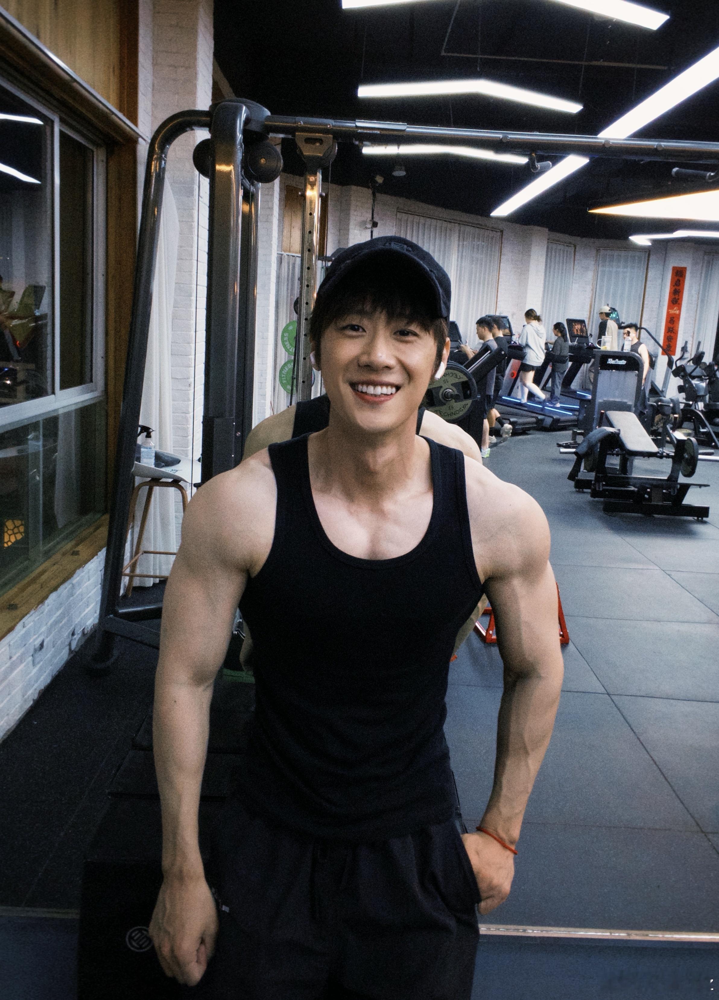 朱嘉琦健身照分享 